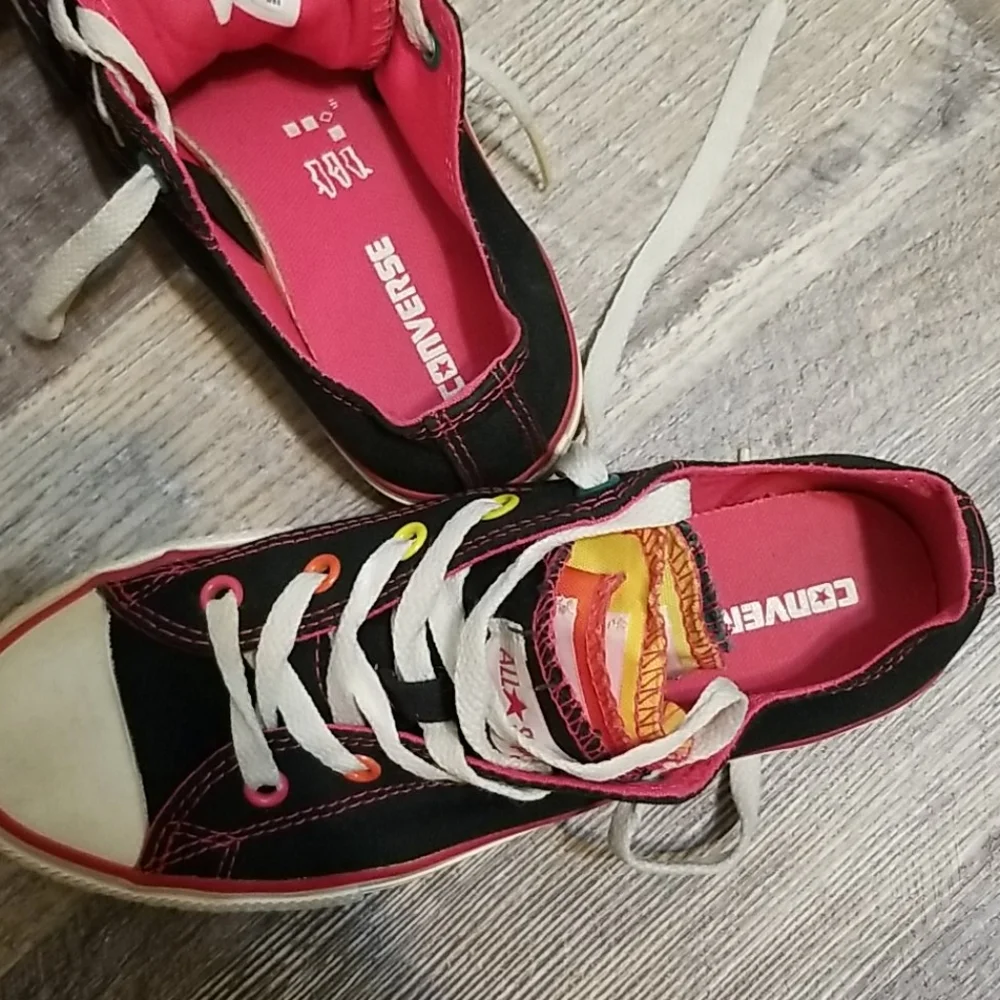 Converse different color
